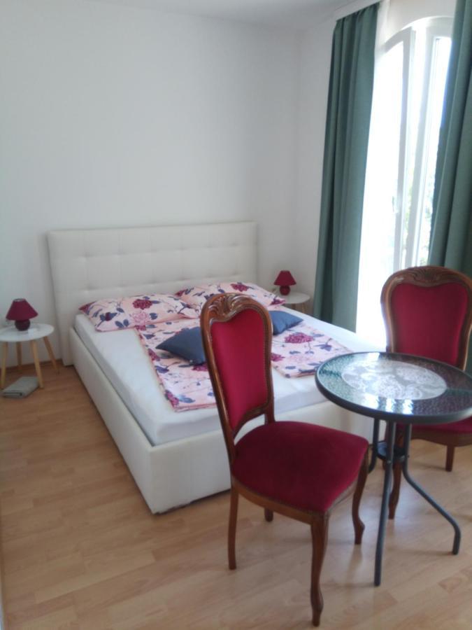 Ana Rooms Krk Town Exterior foto