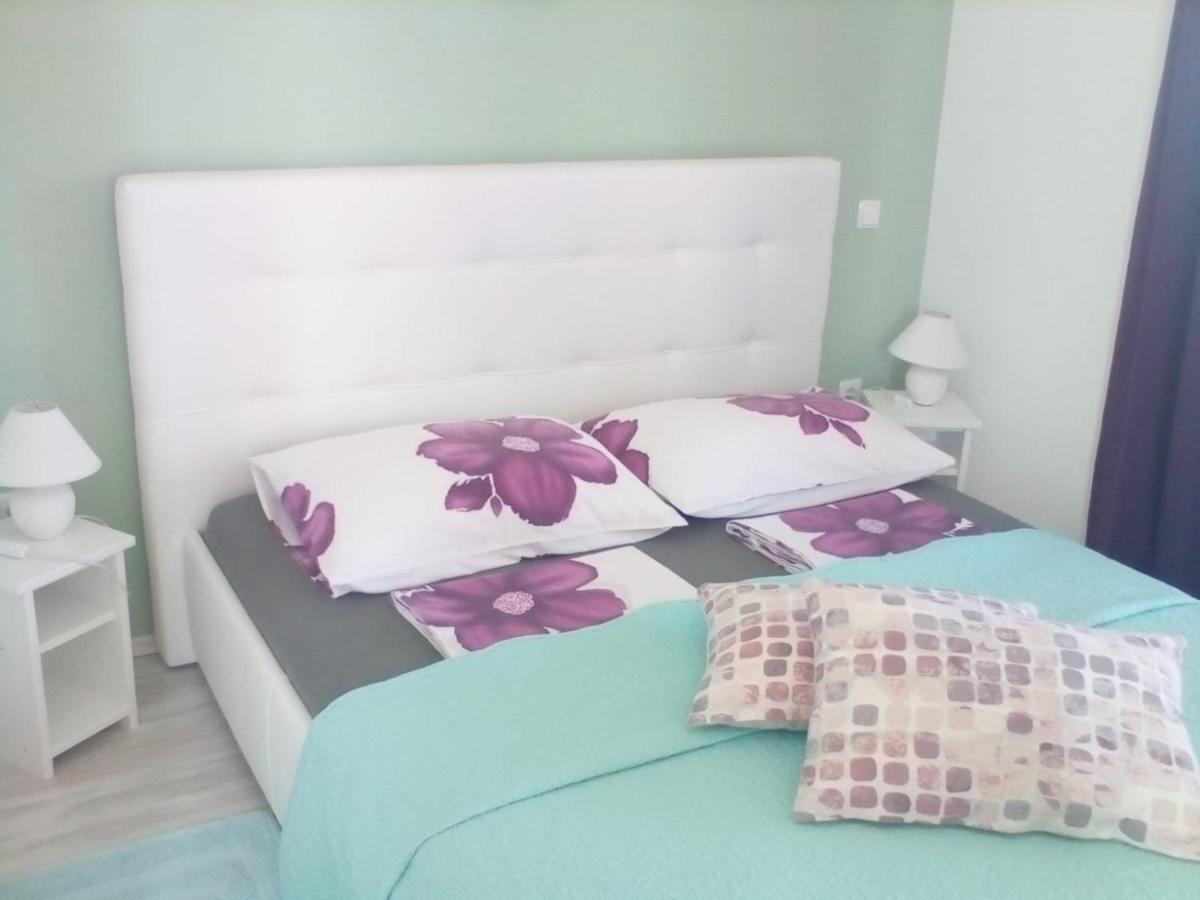 Ana Rooms Krk Town Exterior foto